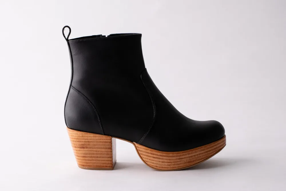 Online Fortress Charli Clog Boot in Black Shoes